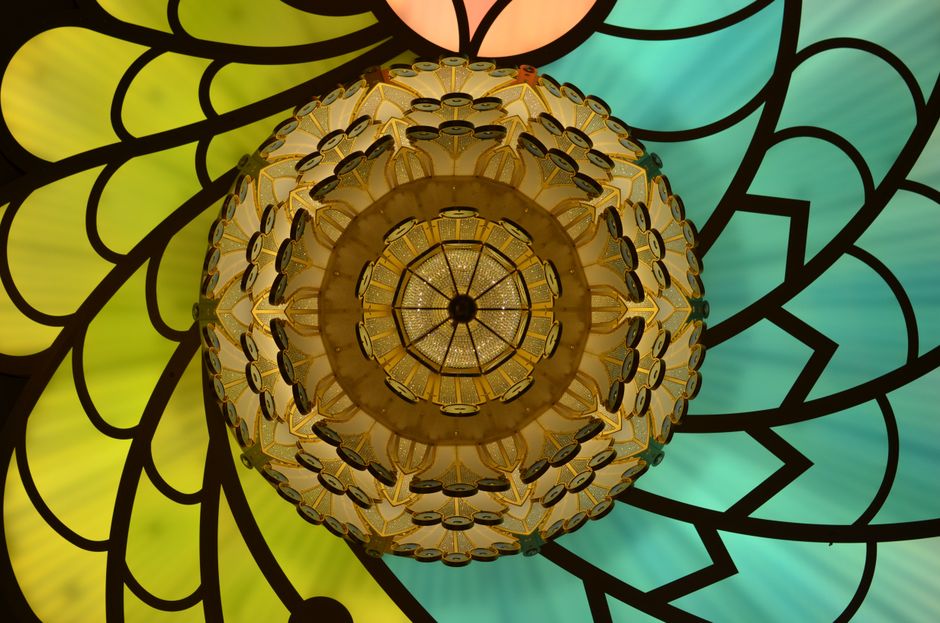 Gekleurde mandala gordijnen als opvallende kamerdecoratie. Gekleurde mandala gordijnen als opvallende kamerdecoratie.
